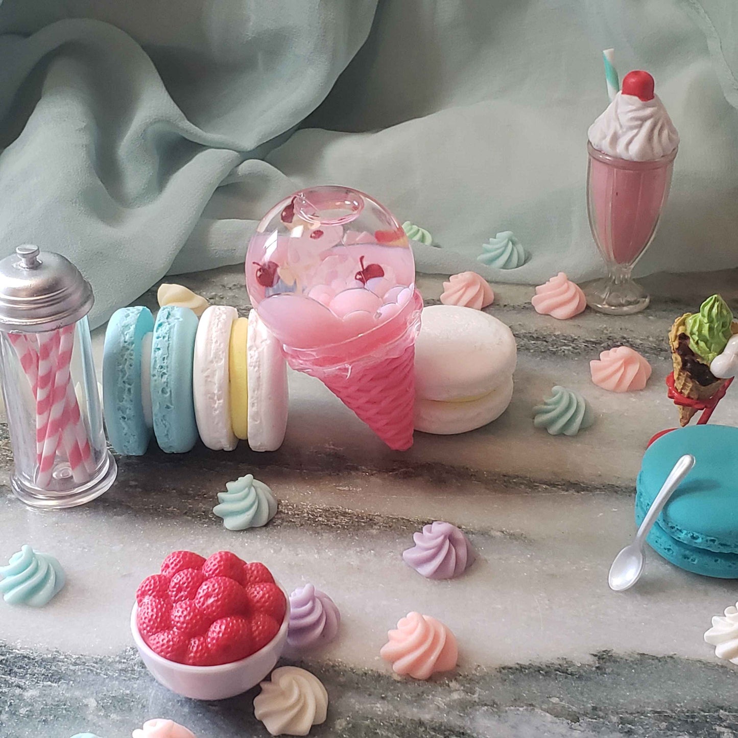 Cream Cobra Liquid Ice Cream Charm